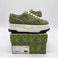 Женские кроссовки Gucci зеленые