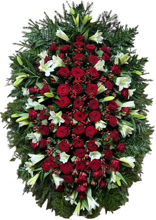 Фото Венок на похороны из живых цветов #10 красные розы и зелень