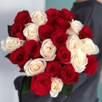Красные и белые розы Эквадорские