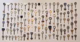 Коллекция ключей СССР и др. 267 штук, для навесных и врезных замков "одним лотом" (по 13р за ключик)