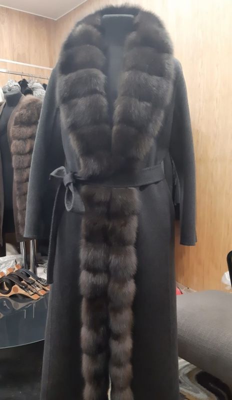 Пальто из кашемира Loro Piana с Баргузинским соболем купить
