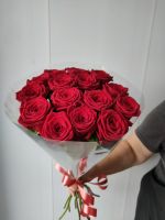15 красных роз 50 см