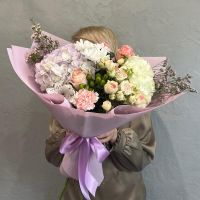 Лавандовый букет с гортензиями и розами