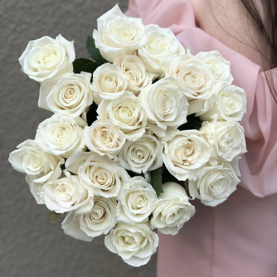 Белые розы 50-60 см (от 11 шт.)