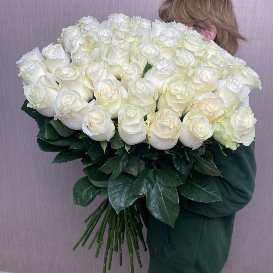 Эквадорские розы сорт Mondial (белые) 70 см.