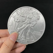 Большая монета Jumbo Walking Liberty Half Dollar (7.3 см)