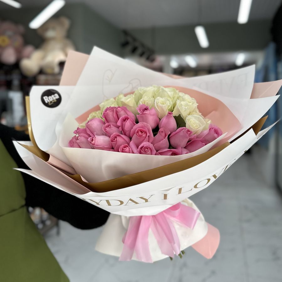 Букет розово-белых Кенийских роз