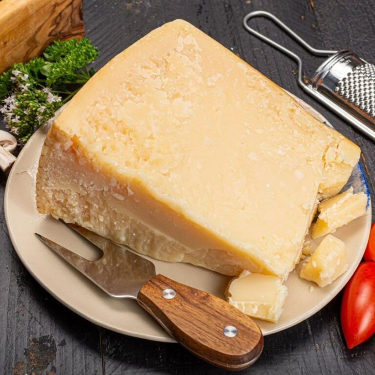 Сыр Монтазио (Grana Padano) 24 месяца, 300 г