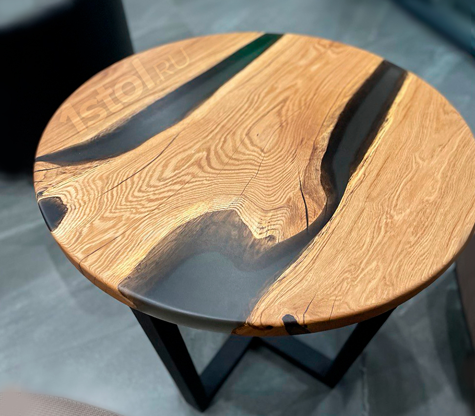 Круглый стол из слэба дерева с эпоксидной смолой для кафе