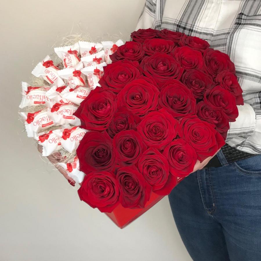 Сердце: Raffaello + розы